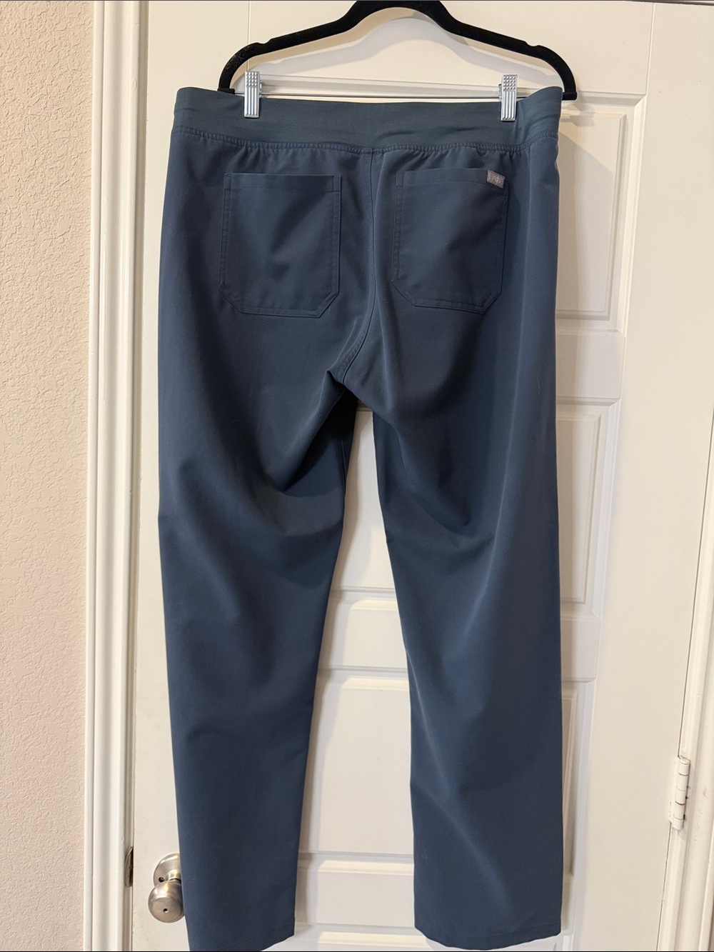 Figs Classic V-Neck Scrub Set in Slate Blue - Picture 5 of 5